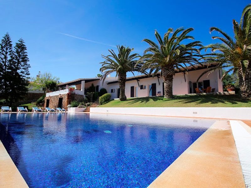 Diseño de viviendas con piscina en Menorca